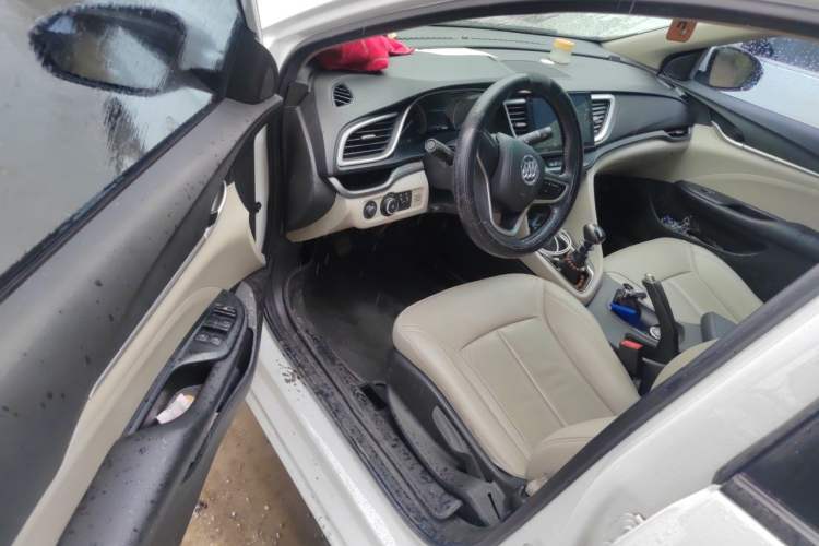 Used Buick GT 2018 15T Manual Elite Version China V Standard Driver Seat