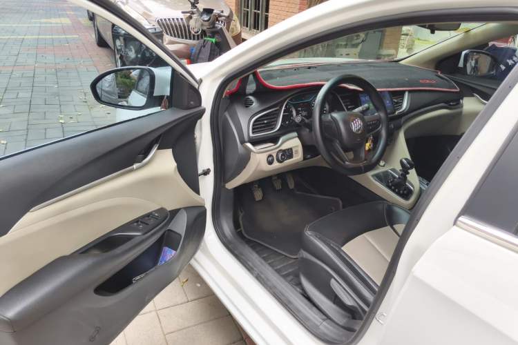 Used Buick GT 2018 15T Manual Entry-Level Version China V Standard Driver Seat