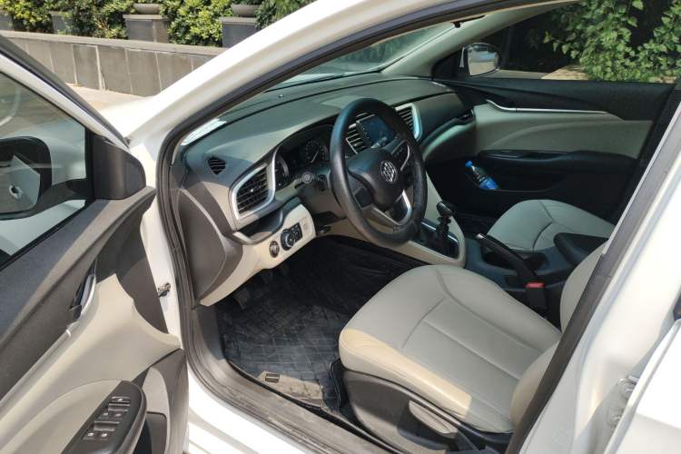 Used Buick GT 2018 15T Manual Elite Version China V Standard Driver Seat