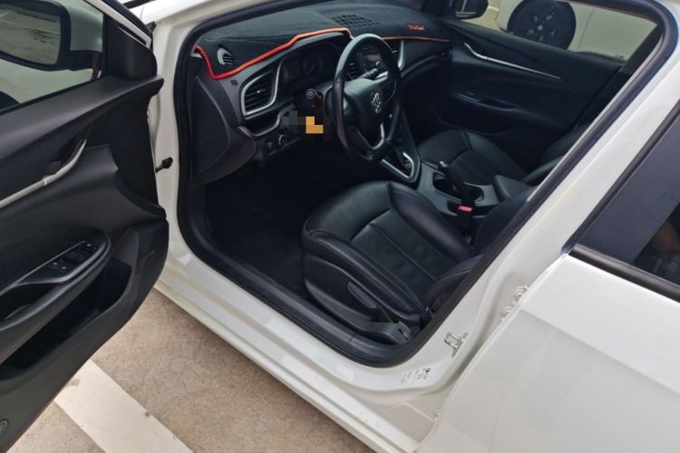Used Buick GT 2018 18T Automatic Elite Model Driver Seat