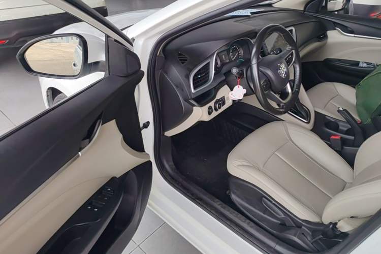 Used Buick GT 2018 15T Dual-Clutch Elite Model China V Standard Driver Seat