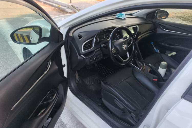Used Buick GT 2018 18T Automatic Elite Model Driver Seat