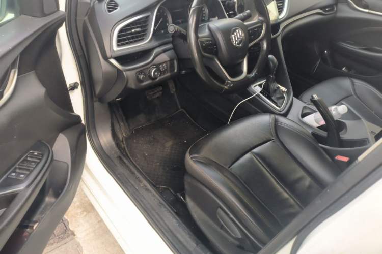 Used Buick GT 2018 18T Automatic Elite Model Driver Seat