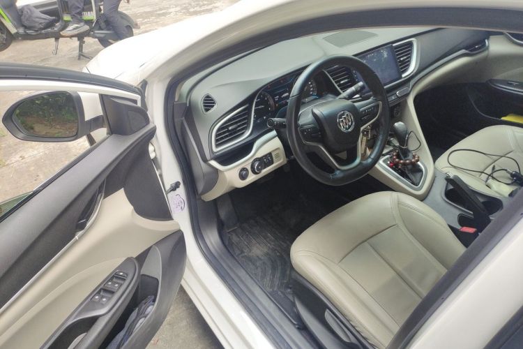 Used Buick GT 2018 15T Dual-Clutch Elite Model China V Standard Driver Seat
