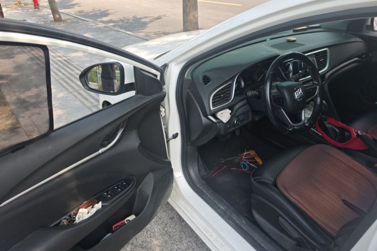 Used Buick GT 2018 18T Automatic Elite Model Driver Seat