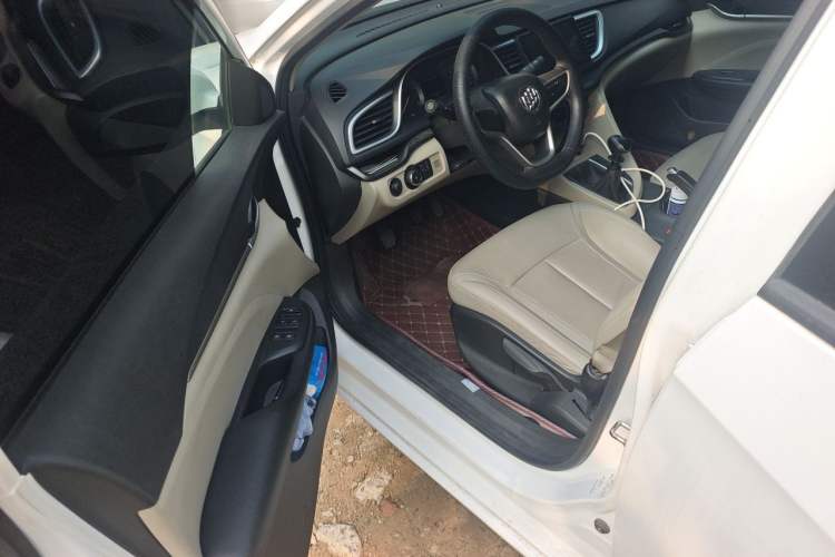 Used Buick GT 2018 15T Manual Elite Version China V Standard Driver Seat