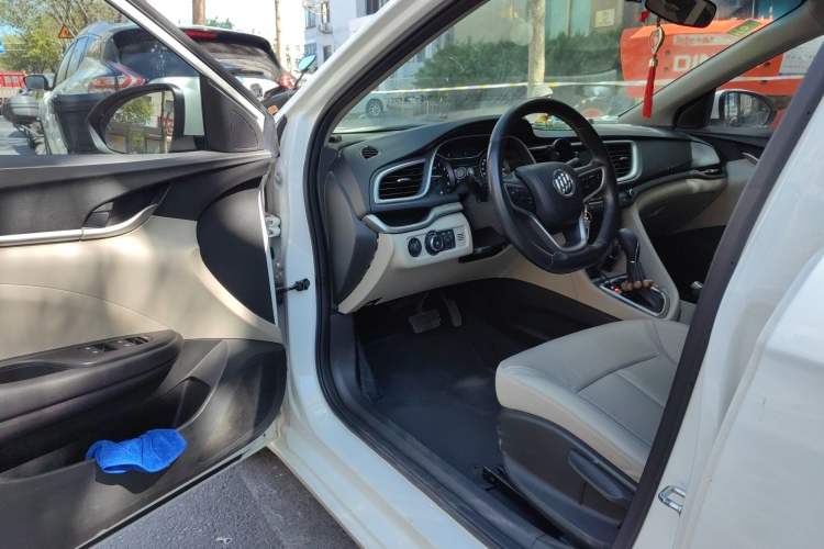 Used Buick GT 2018 15T Dual-Clutch Elite Model China V Standard Driver Seat