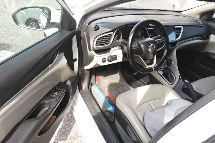 Used Buick GT 2018 15T Dual-Clutch Elite Model China V Standard Driver Seat