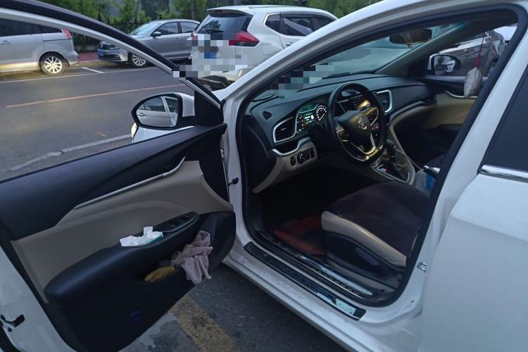 Used Buick GT 2018 15T Dual-Clutch Elite Model China V Standard Driver Seat