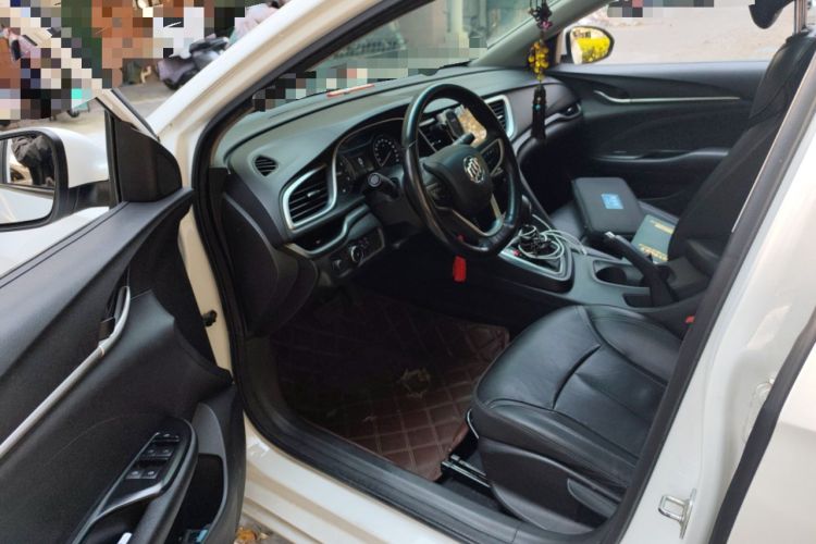 Used Buick GT 2018 18T Automatic Elite Model Driver Seat