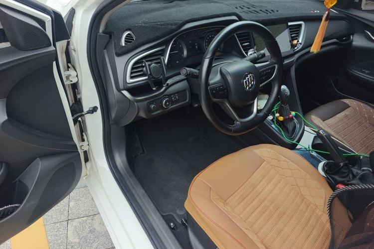 Used Buick GT 2018 18T Automatic Elite Model Driver Seat