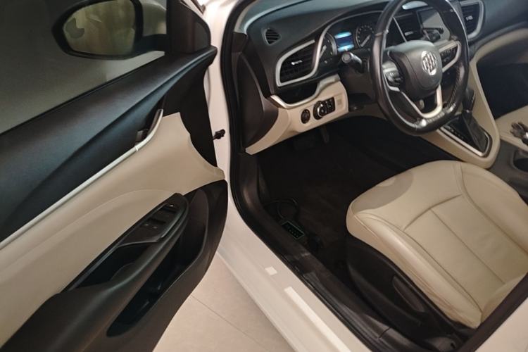 Used Buick GT 2018 15T Dual-Clutch Elite Model China V Standard Driver Seat