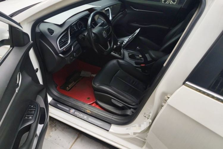 Used Buick GT 2018 18T Automatic Elite Model Driver Seat