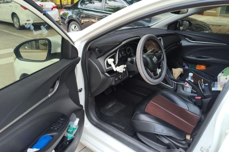 Used Buick GT 2018 18T Automatic Elite Model Driver Seat