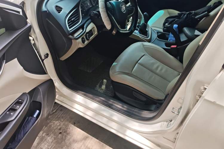 Used Buick GT 2018 15T Dual-Clutch Elite Model China V Standard Driver Seat