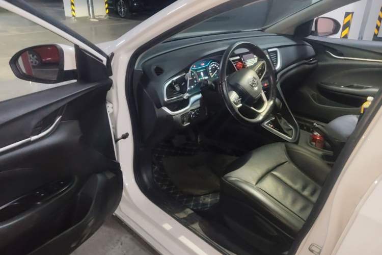 Used Buick GT 2018 18T Automatic Elite Model Driver Seat