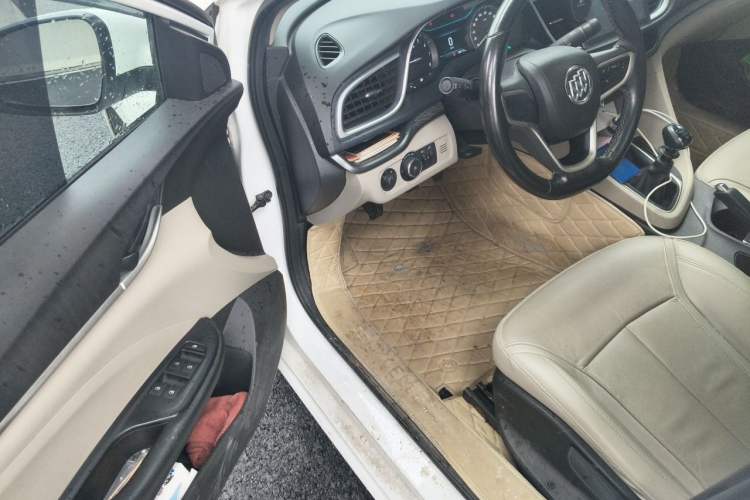 Used Buick GT 2018 15T Manual Elite Version China V Standard Driver Seat