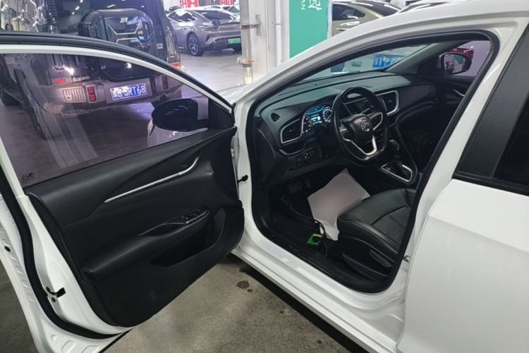 Used Buick GT 2018 18T Automatic Elite Model Driver Seat