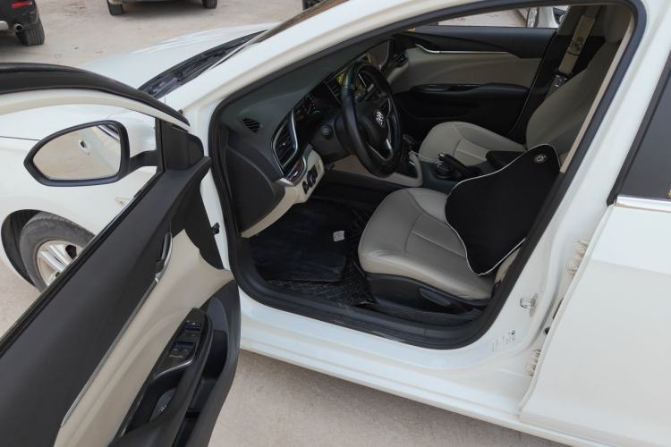 Used Buick GT 2018 15T Manual Elite Version China V Standard Driver Seat