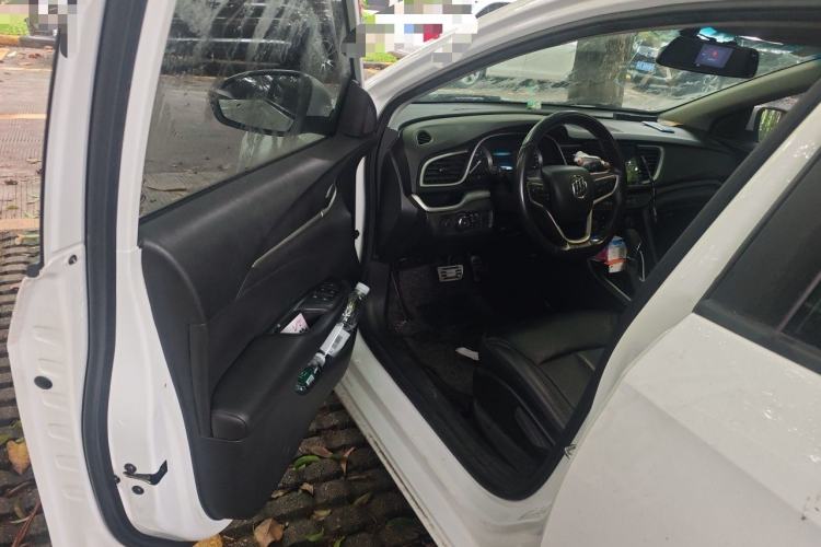 Used Buick GT 2018 18T Automatic Elite Model Driver Seat