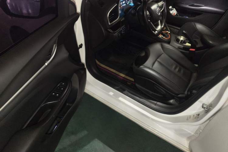 Used Buick GT 2018 18T Automatic Elite Model Driver Seat
