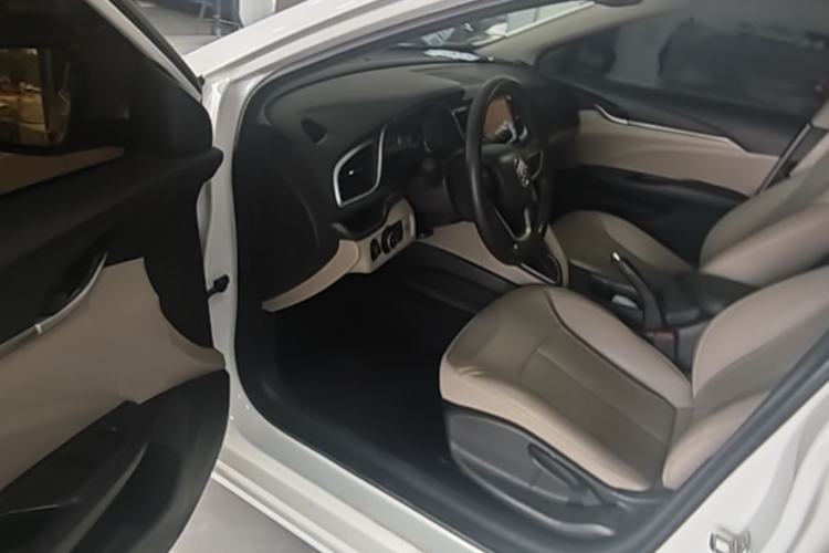 Used Buick GT 2018 15T Dual-Clutch Elite Model China V Standard Driver Seat