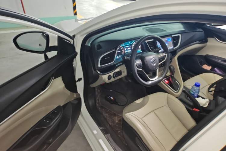Used Buick GT 2018 15T Dual-Clutch Elite Model China V Standard Driver Seat