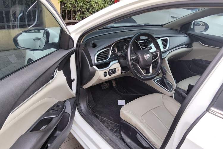Used Buick GT 2018 15T Dual-Clutch Elite Model China V Standard Driver Seat