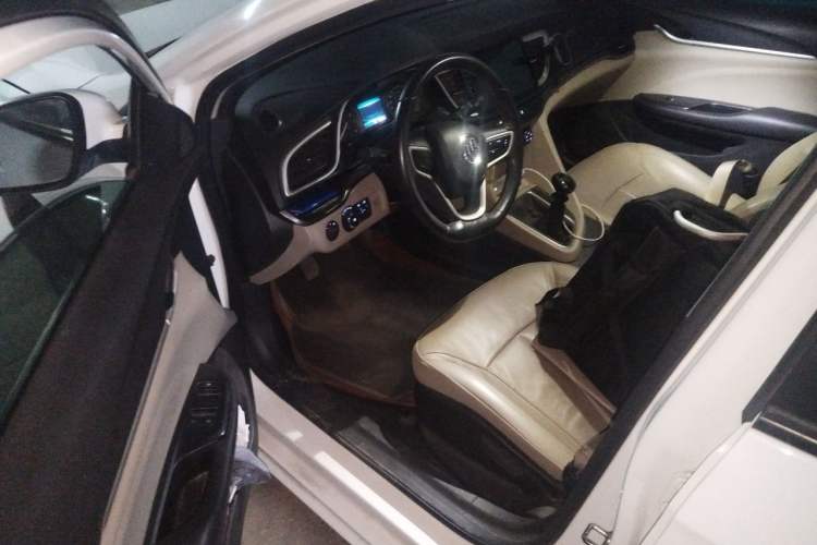 Used Buick GT 2018 15T Manual Elite Version China V Standard Driver Seat