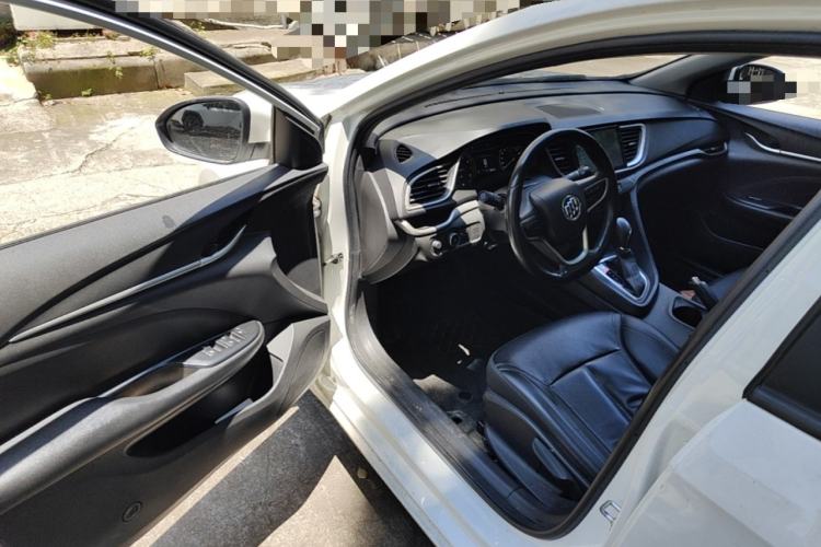 Used Buick GT 2018 18T Automatic Elite Model Driver Seat