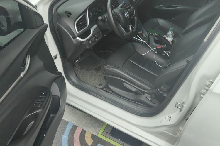 Used Buick GT 2018 18T Automatic Elite Model Driver Seat