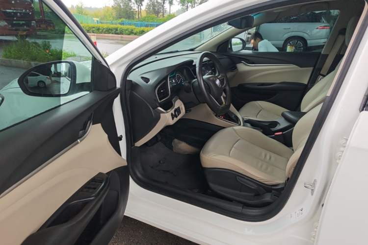 Used Buick GT 2018 15T Dual-Clutch Elite Model China V Standard Driver Seat