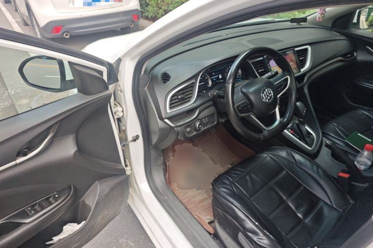 Used Buick GT 2018 18T Automatic Elite Model Driver Seat