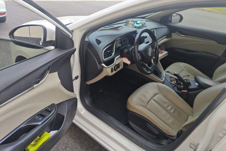 Used Buick GT 2018 15T Dual-Clutch Elite Model China V Standard Driver Seat