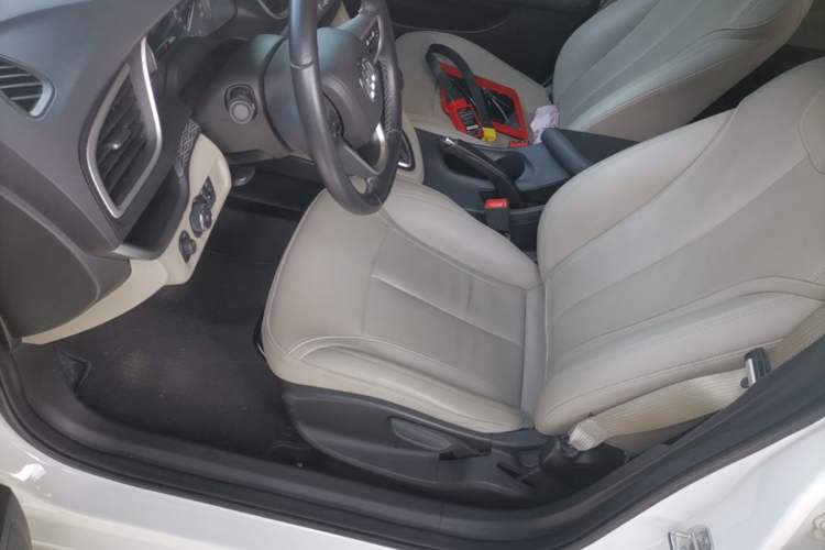 Used Buick GT 2018 15T Dual-Clutch Elite Model China V Standard Driver Seat