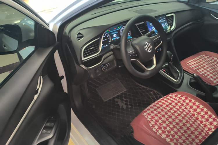 Used Buick GT 2018 18T Automatic Elite Model Driver Seat