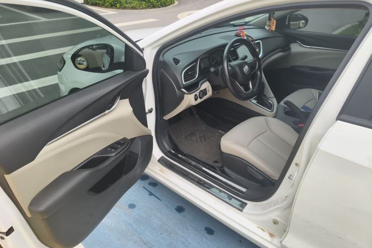 Used Buick GT 2018 15T Dual-Clutch Elite Model China V Standard Driver Seat