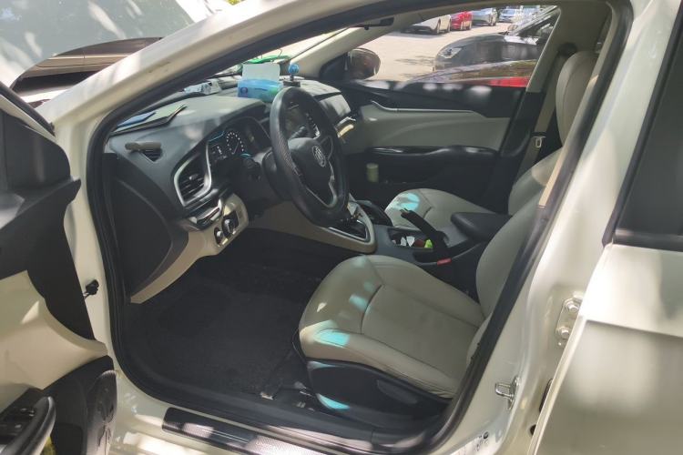 Used Buick GT 2018 15T Dual-Clutch Elite Model China V Standard Driver Seat
