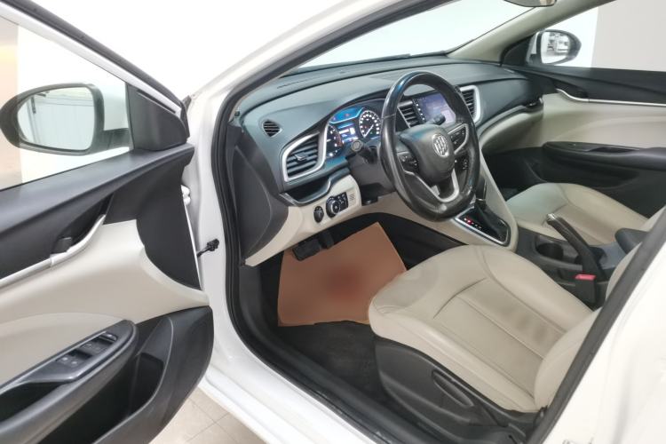 Used Buick GT 2018 15T Dual-Clutch Elite Model China V Standard Driver Seat