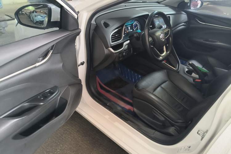 Used Buick GT 2018 18T Automatic Elite Model Driver Seat
