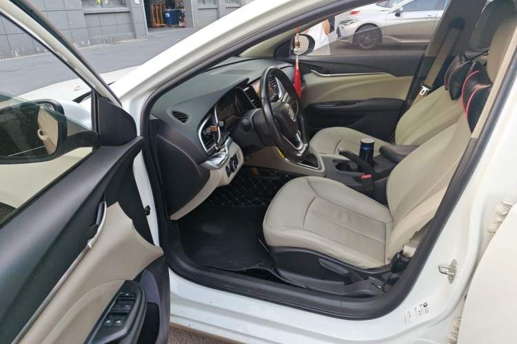 Used Buick GT 2018 15T Dual-Clutch Elite Model China V Standard Driver Seat