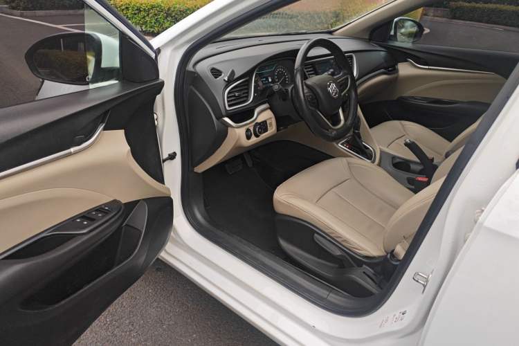 Used Buick GT 2018 15T Dual-Clutch Elite Model China V Standard Driver Seat