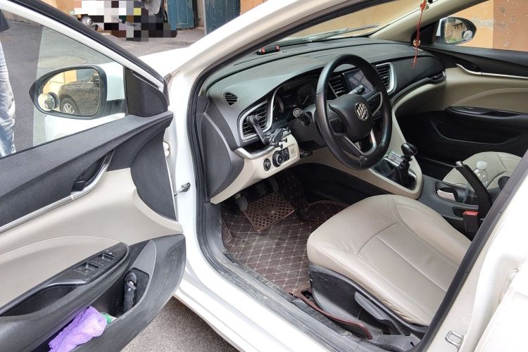 Used Buick GT 2018 15T Manual Elite Version China V Standard Driver Seat