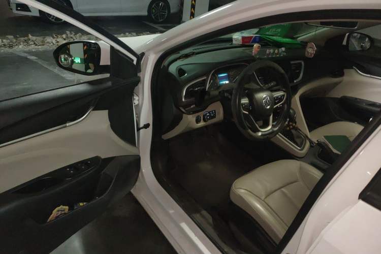 Used Buick GT 2018 15T Dual-Clutch Elite Model China V Standard Driver Seat
