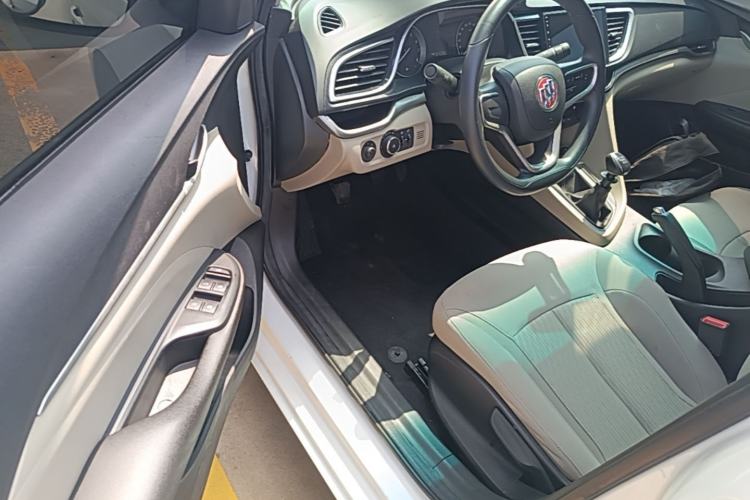 Used Buick GT 2018 15T Manual Entry-Level Version China V Standard Driver Seat