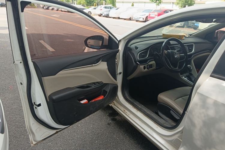 Used Buick GT 2018 15T Dual-Clutch Elite Model China V Standard Driver Seat