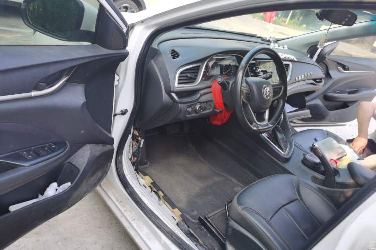 Used Buick GT 2018 18T Automatic Elite Model Driver Seat