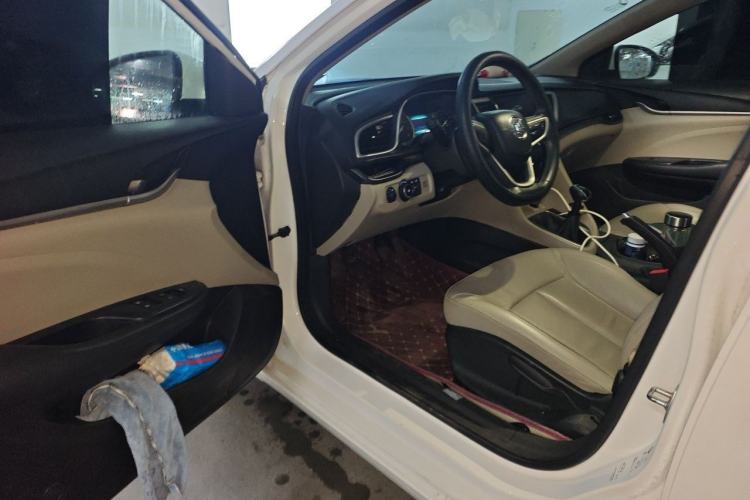Used Buick GT 2018 15T Manual Elite Version China V Standard Driver Seat