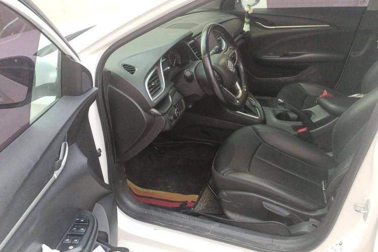 Used Buick GT 2018 18T Automatic Elite Model Driver Seat