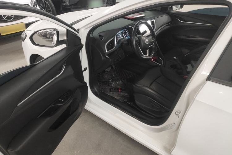 Used Buick GT 2018 18T Automatic Elite Model Driver Seat